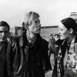 Joe Dallesandro, Andy Warhol und Jane Forth,  Flughafen München-Riem, München 1971, 1971/2012, 30,0 x 40,0 cm, Auflage: 25 + 1